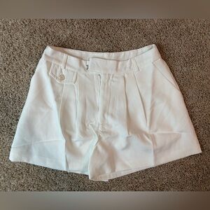 NWOT pink lily small white pleated shorts
